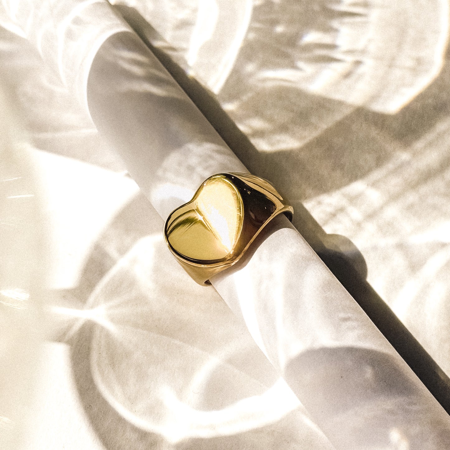 Amora Ring